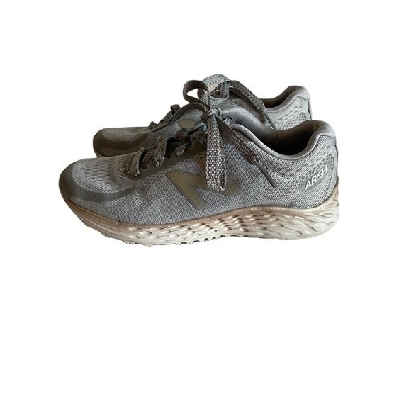 New Balance Arishi Running Sneaker Silver with Lavender White Sole Girls SZ 1 - Picture 6 of 8